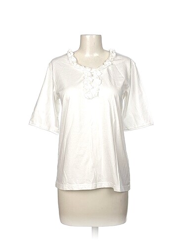 Diğer T-shirt %70 İndirimli.