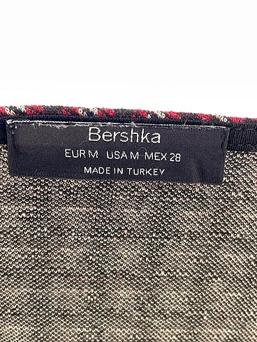 m Beden çeşitli Renk Bershka Kısa Elbise %70 İndirimli.