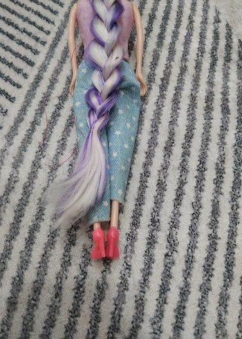 Barbie Gri Saçlı Bebek