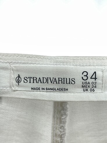 34 Beden beyaz Renk Stradivarius Jean / Kot %70 İndirimli.