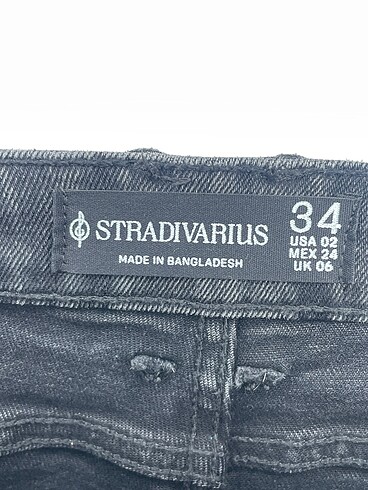 34 Beden siyah Renk Stradivarius Jean / Kot %70 İndirimli.