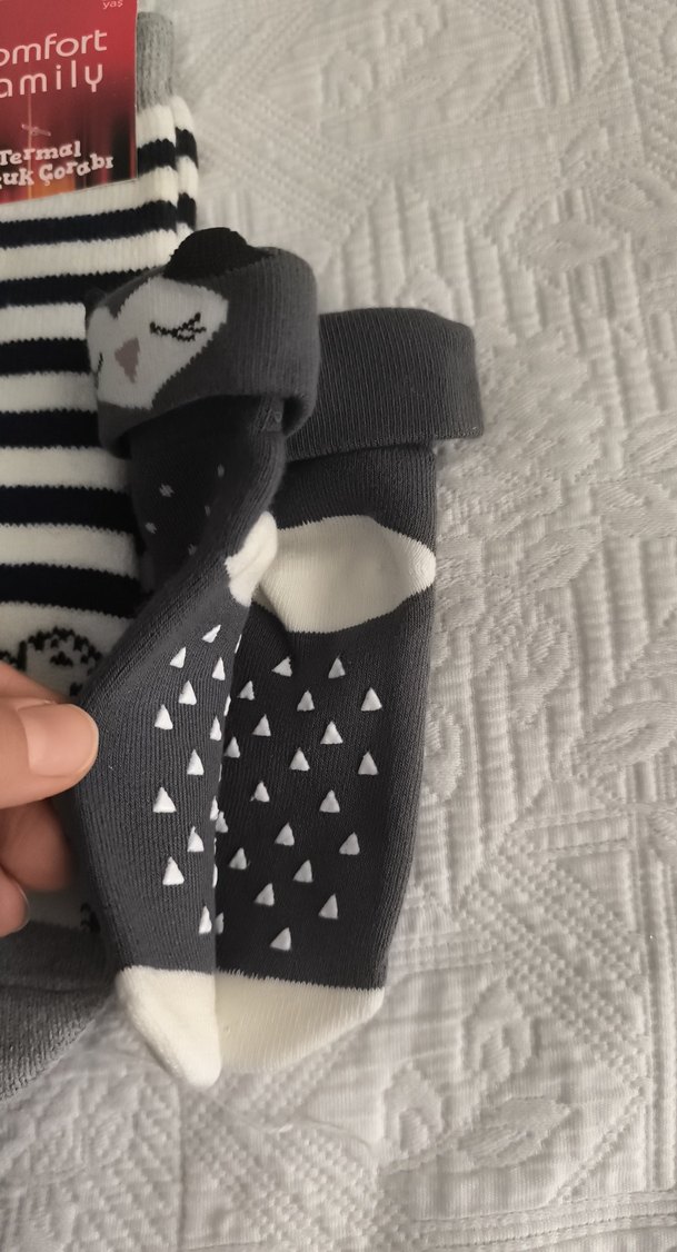 Kız Çocuk Gri Termal Desenli Çorap - Görsel 3