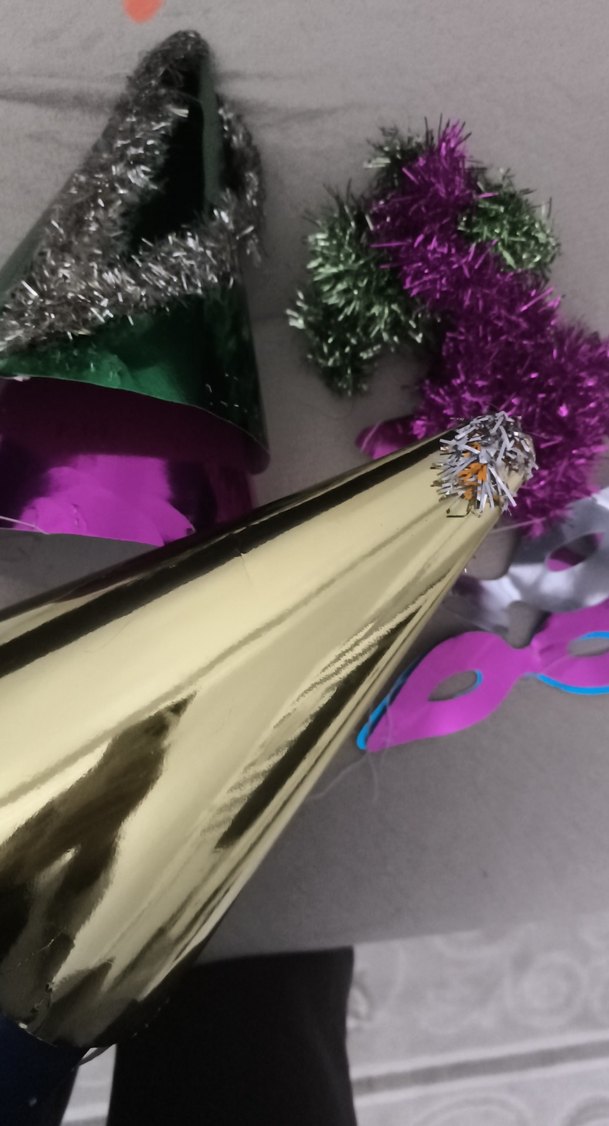 Renkli Yeni Yıl Şapkası ve Maskeleri - Görsel 3