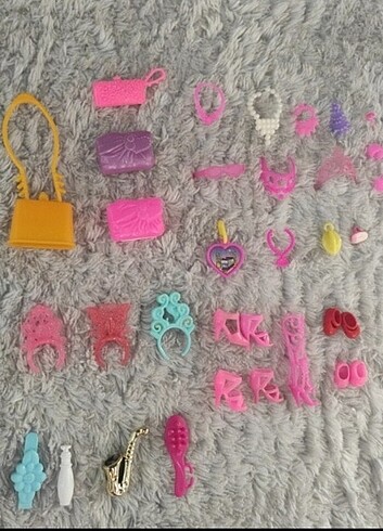 Barbie Barbie oyuncak evi ,Chelsea bebek .Barbie makyaj malzemesi seti