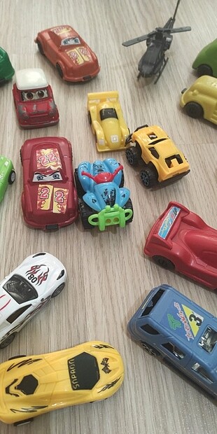 Beden Küçük oyuncak arabalar