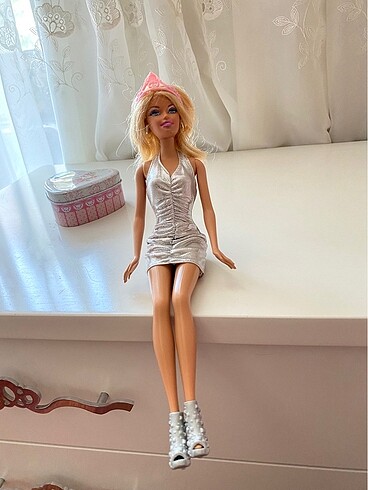 Barbie bebek elbise