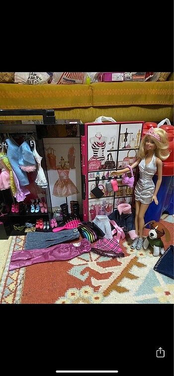 Beden Barbie?nin Gardrobu