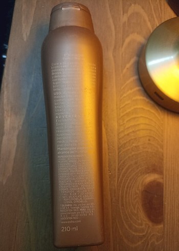 Ésika Bronz Parlaklık Veren Vücut Losyonu - Görsel 2