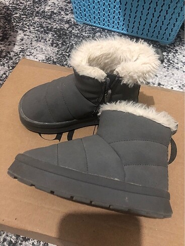 23 Beden Zara bot
