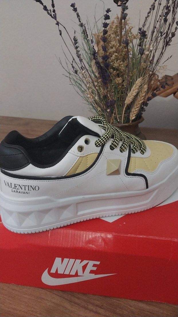 Beyaz Spor Ayakkabı - Görsel 2