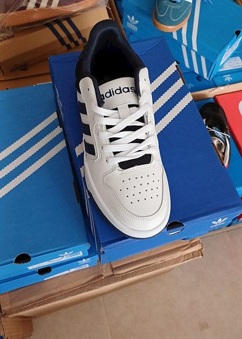 41 Beden beyaz Renk Beyaz Spor Ayakkabı lacivert Detaylı Adidas