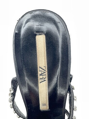 38 Beden siyah Renk Zara Stiletto %70 İndirimli.