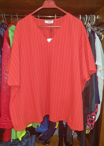 Faik Sönmez Faik Sönmez V yaka dökümlü Bluz..50-52 xl