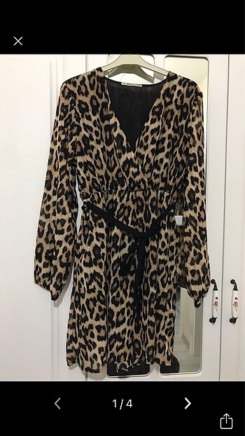 Kısa leopar elbise