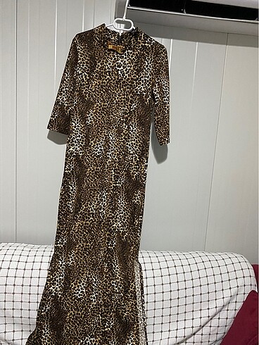 Leopar desenli elbise
