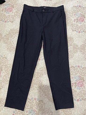 BERSHKA pantolon