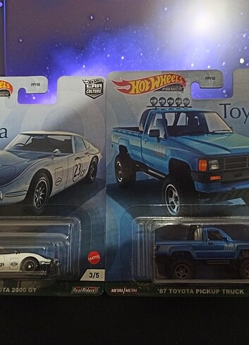 Hot wheels premium Toyota pickup ve Toyota 2000gt 