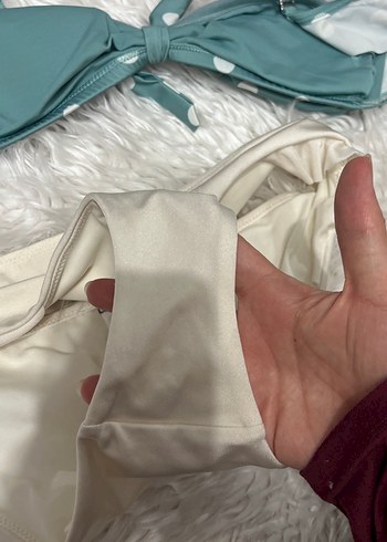 Puantiye Desenli Bağcıklı Bikini Üstü ve Beyaz Alt - Görsel 6