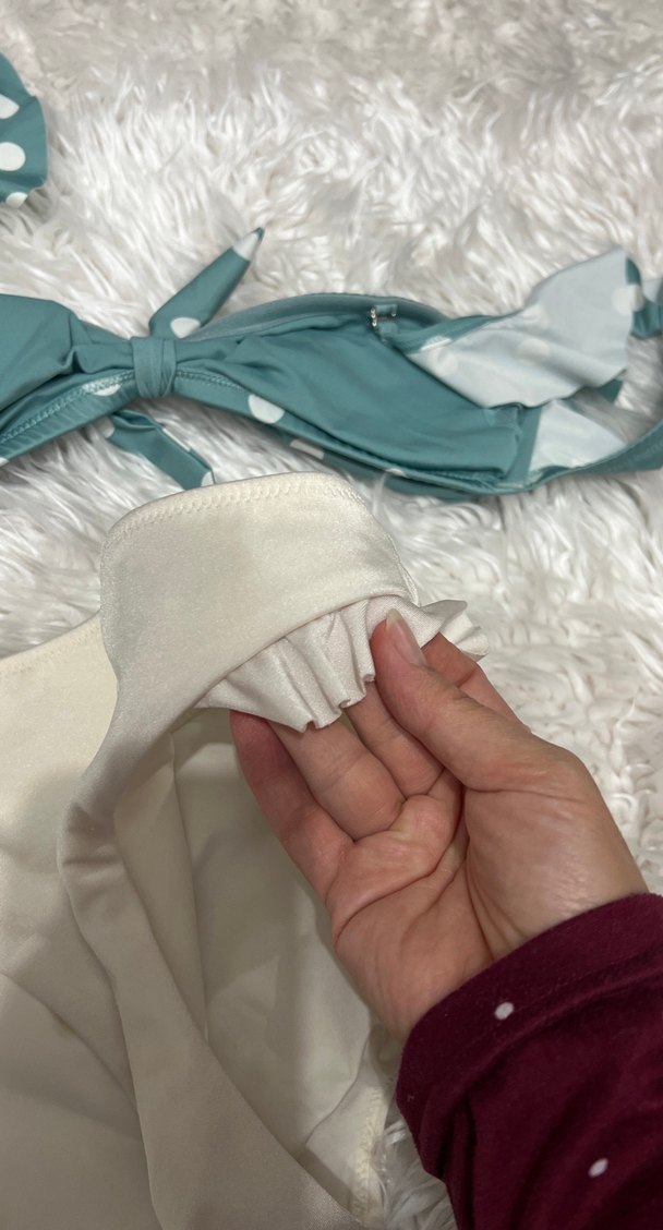 Puantiye Desenli Bağcıklı Bikini Üstü ve Beyaz Alt - Görsel 5