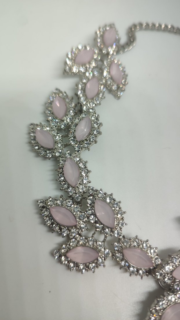 Pastel Pembe Taşlı Kolye — görsel 3/4