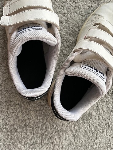 35 Beden beyaz Renk 35No Adidas ayakkabı