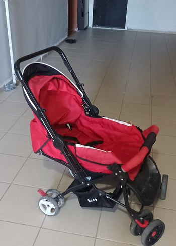 Kırmızı Bebek Arabası - Görsel 2