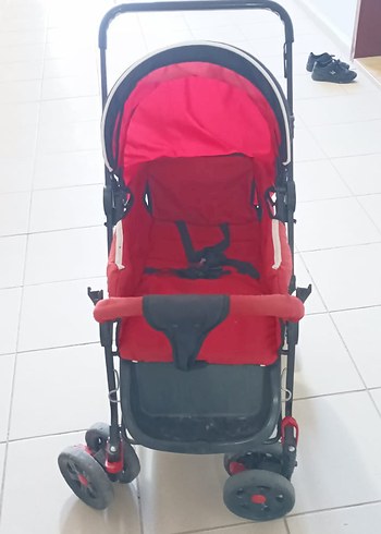 Kırmızı Bebek Arabası - Görsel 3