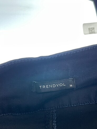 36 Beden lacivert Renk Trendyol & Milla Skinny %70 İndirimli.