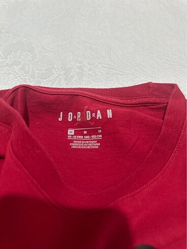 11-12 Yaş Beden kırmızı Renk Nike Jordan tişört