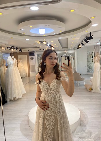 Dantelli tasarım gelinliğim - Görsel 8