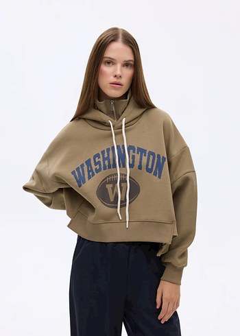 m Beden Bej Baskılı Kısa Kadın Sweatshirt