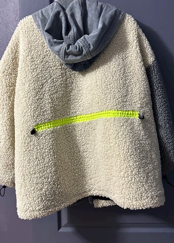 Gri Peluş Detaylı Kadın Mont - Görsel 2