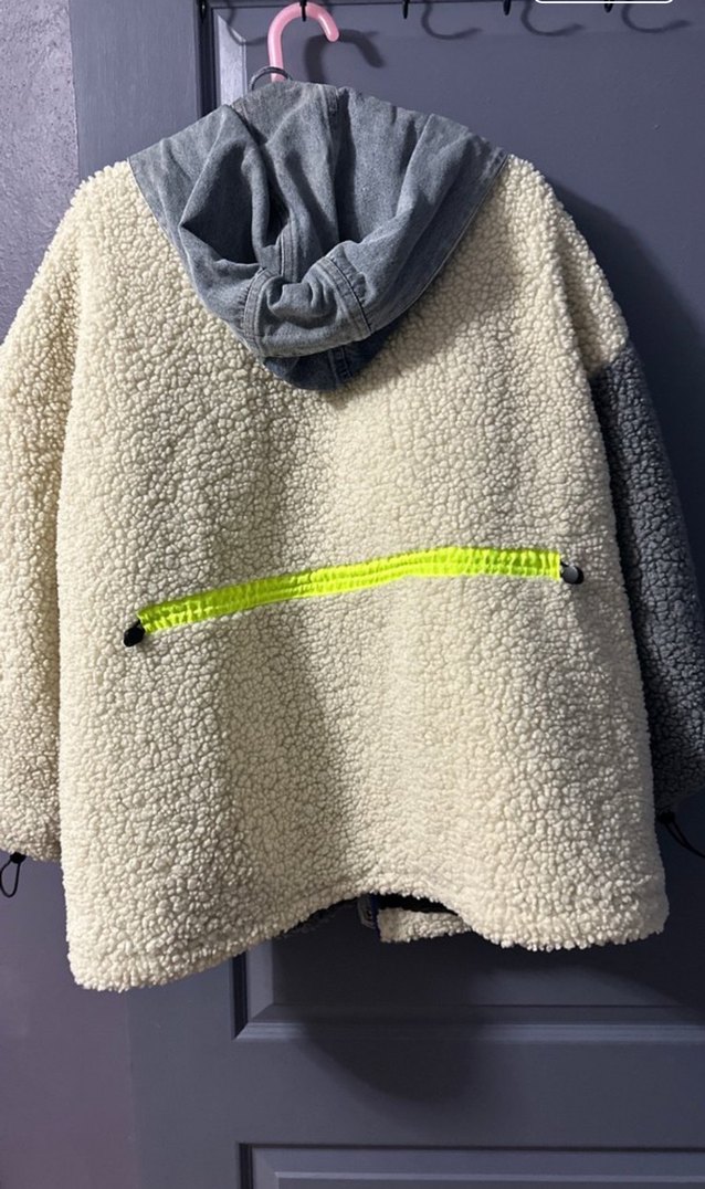 Gri Peluş Detaylı Kadın Mont - Görsel 2