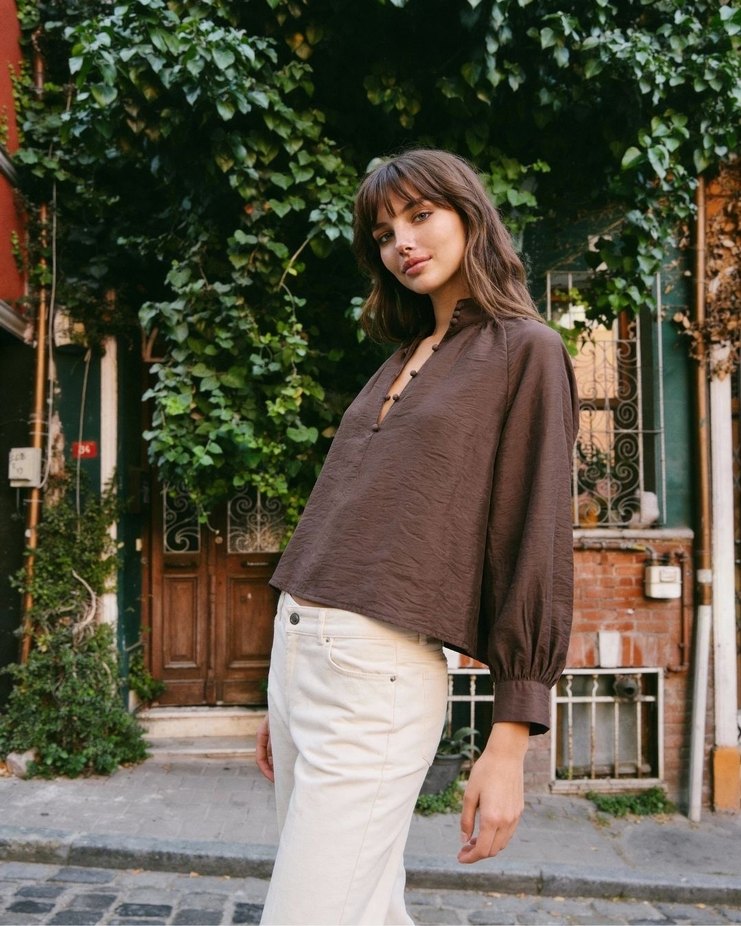 Kadın Kahverengi Manşet Yaka Gömlek - Görsel 3