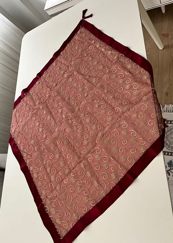  Beden bordo Renk Bordo İşlemeli Geleneksel Masa Örtüsü