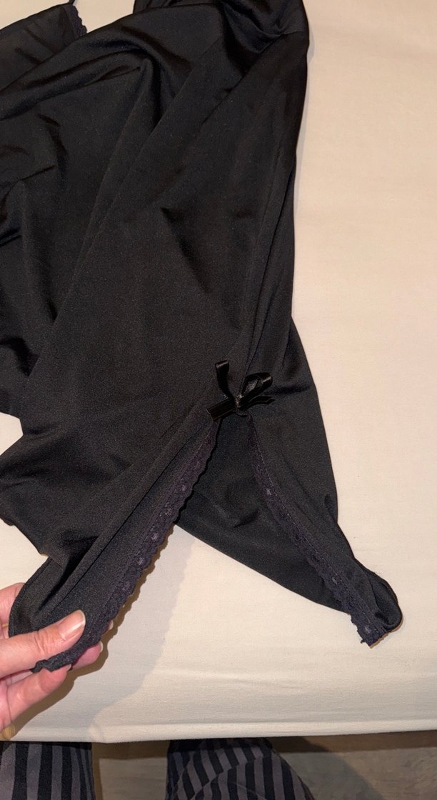 Siyah V Yaka Gecelik - Görsel 2