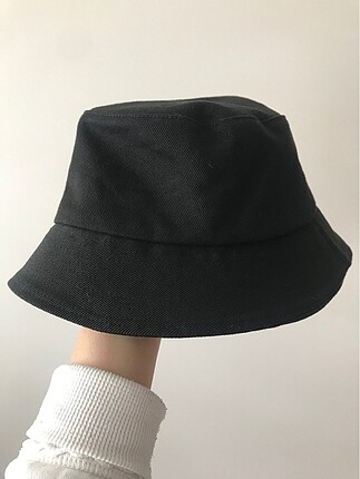 Zara şapka
