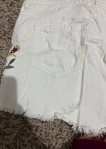 Nakışlı Beyaz Bohem Kadın Mini Kot Şort - Görsel 6