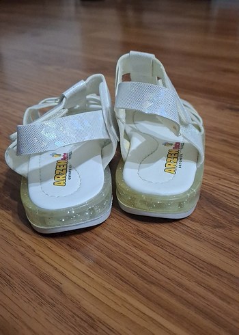 Beyaz Parlak Kız Çocuk Sandaletleri - Görsel 6