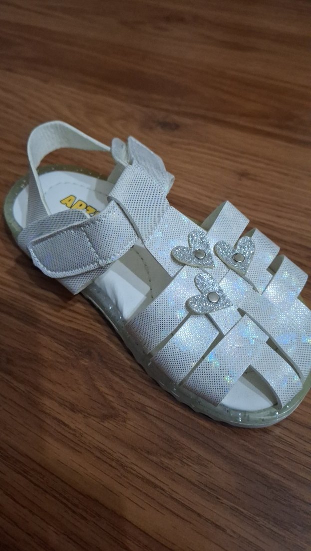 Beyaz Parlak Kız Çocuk Sandaletleri - Görsel 2