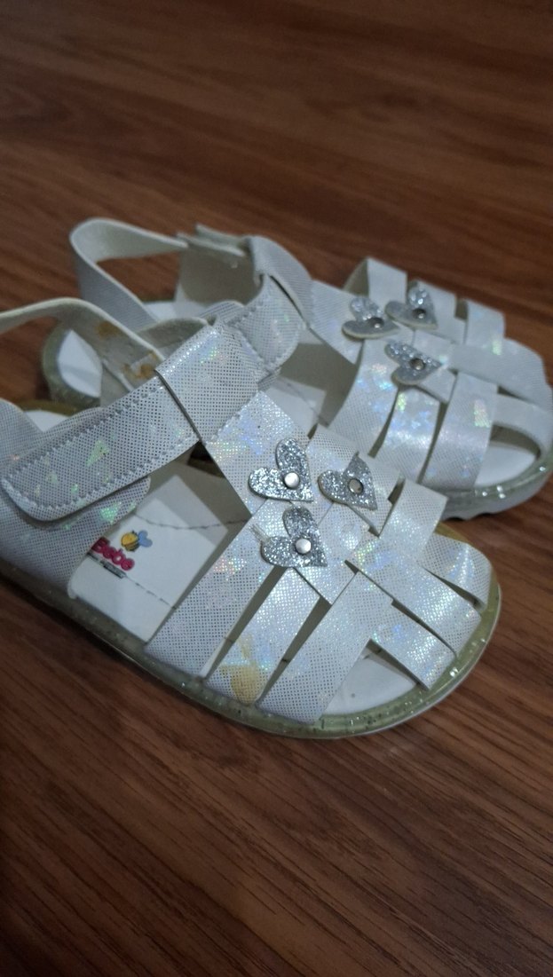 Beyaz Parlak Kız Çocuk Sandaletleri - Görsel 3