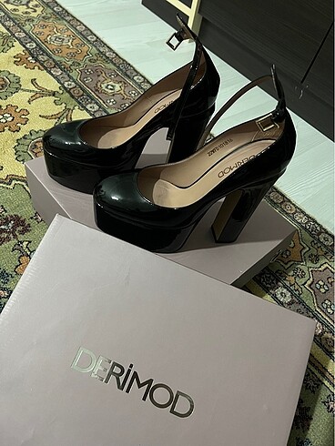 Derimod Siyah Platform Topuk