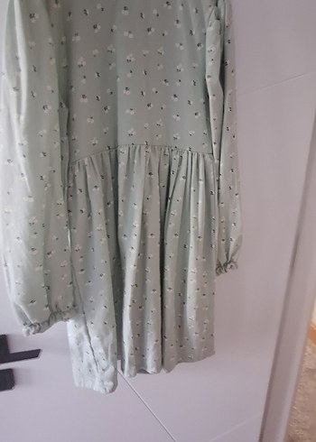 Yesil renkte çocuk elbise