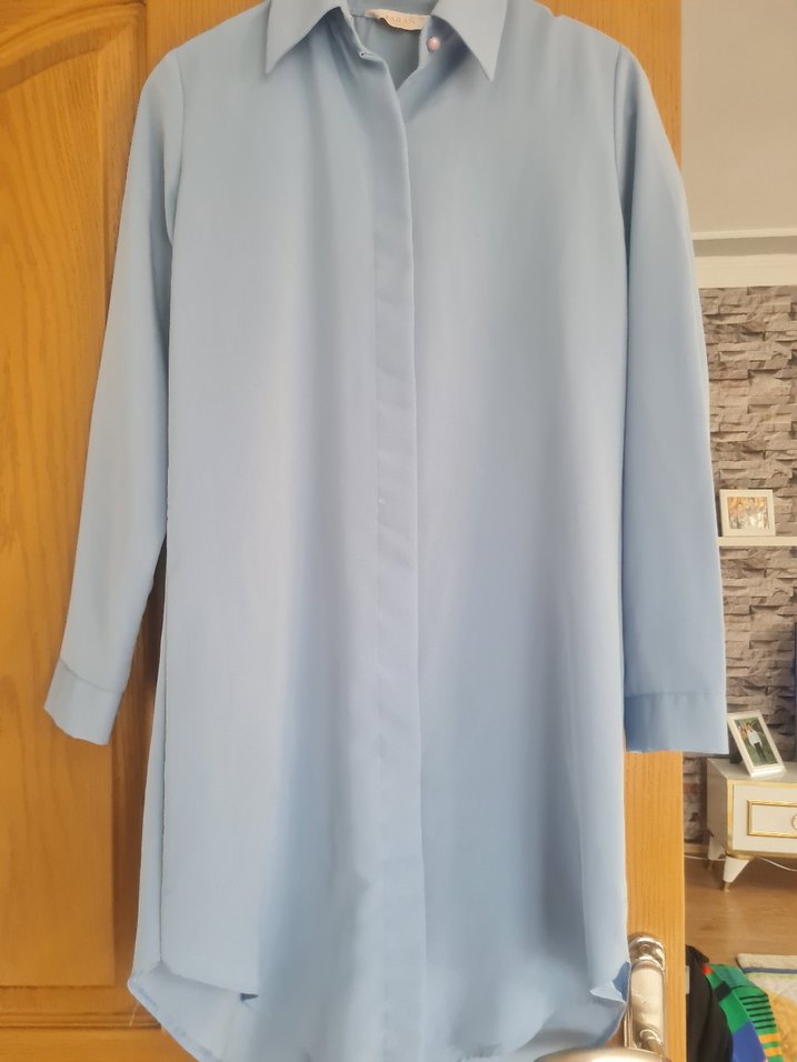 Mavi V Yakalı Düğmeli Kadın Gömlek - Görsel 2