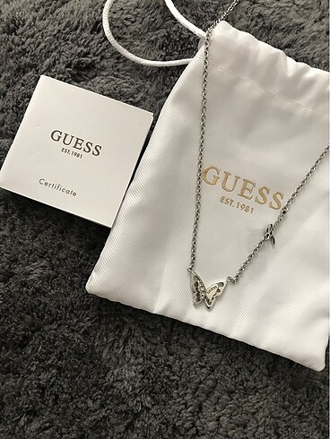 Guess Kelebek Kolye