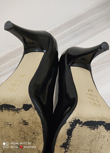37 Beden Stiletto
