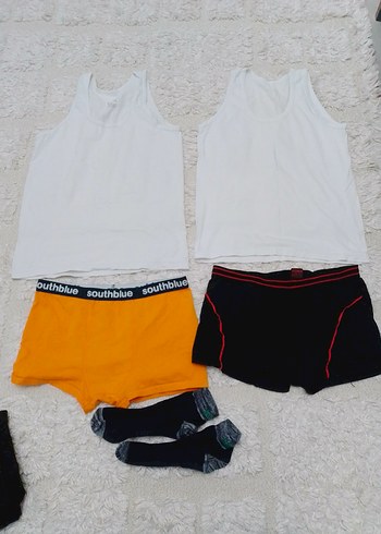Erkek Çocuk Beyaz Atlet ve Renkli Boxer Seti