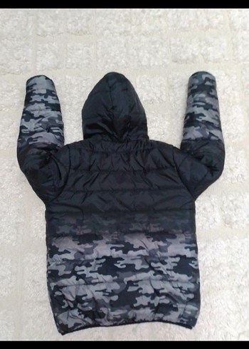 Erkek Çocuk Kamuflaj Desenli Kapüşonlu Mont - Görsel 2