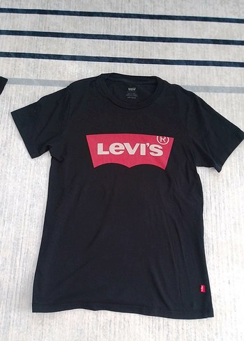 Levis Levi S Siyah Kirmizi Logo Tisort