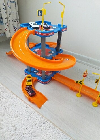 Uc katli 41 parcadan olusan otopark